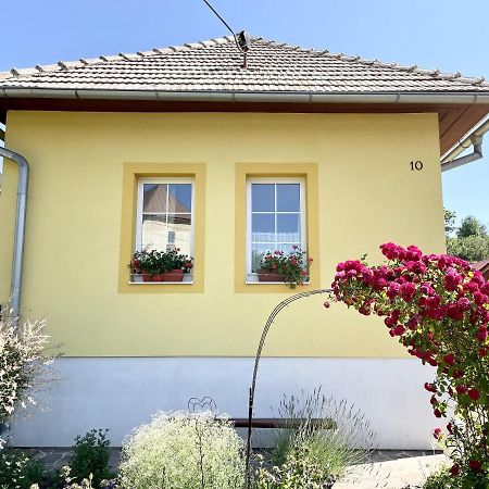 Zlty Domcek - Apartman Svabovce Eksteriør billede